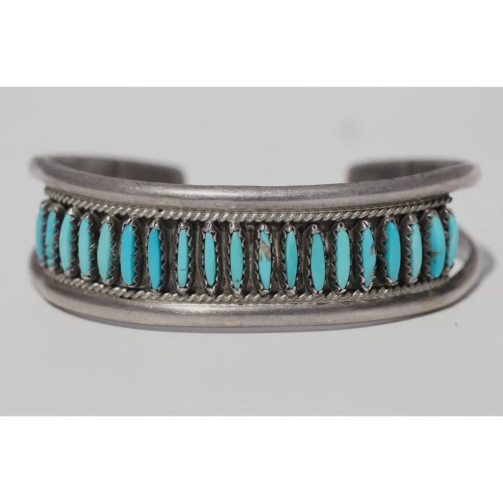 Valentino & Matilda Banteah - Zuni Native Sterling Silver Needle Point Bracelet - Picture 5 of 8